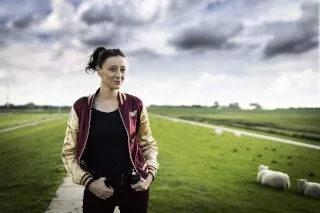 Annie Heger – SEI DER WIND, NICHT DAS FÄHNCHEN